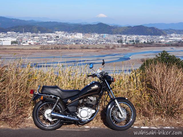 オートバイと大井川と富士山
