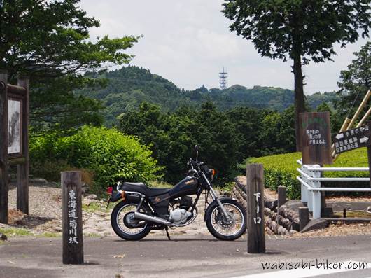 旧東海道石畳 菊川坂とオートバイ