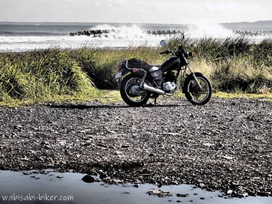 海とバイクのある風景