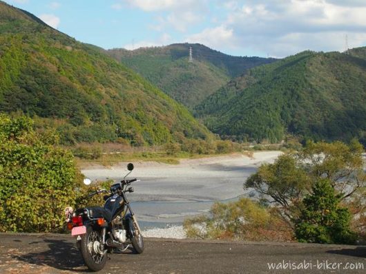 バイクと大井川