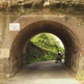 【橋詰川橋梁】小さなトンネルで、バイク写真撮影