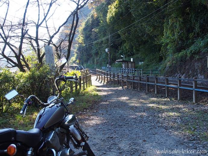 神尾駅とオートバイ