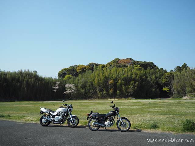 横須賀城 三の丸跡 2台のバイク