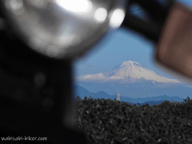 バイク越しの富士山