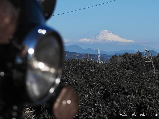 富士山と茶畑とオートバイ