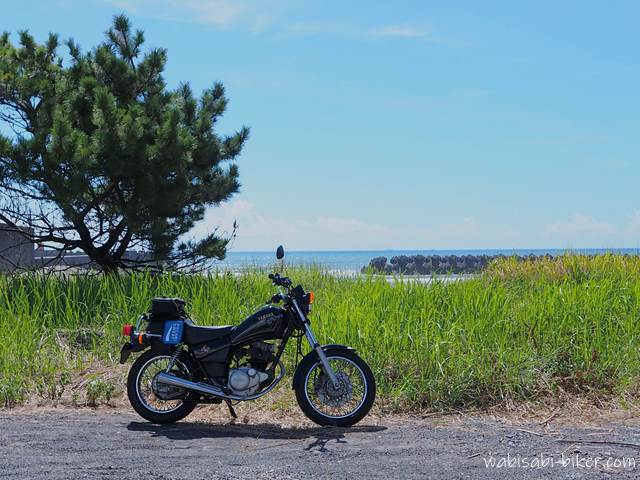 バイク SR125と海岸