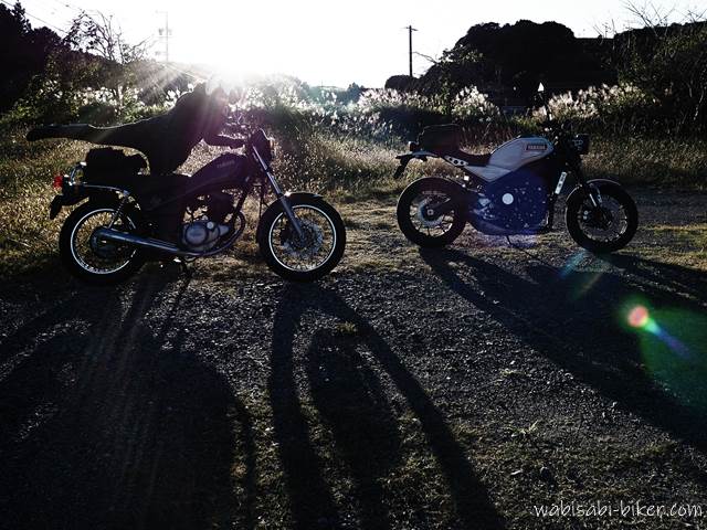 秋陽とバイク乗り セルフポートレート写真