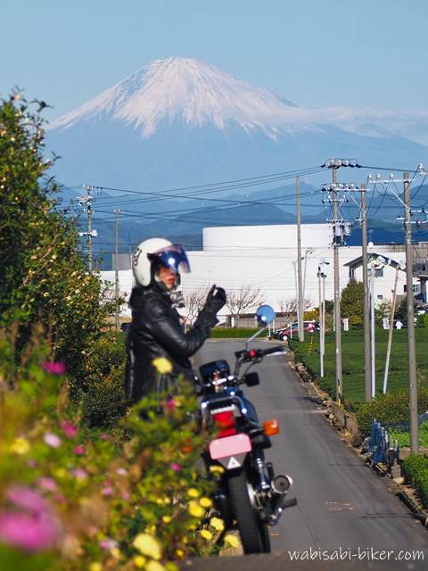富士山とバイク乗り セルフポートレート写真