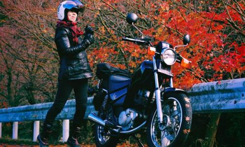 冬紅葉とオートバイ 自撮りバイク写真