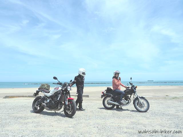 海と夫婦バイク乗り YAMAHA SR125、XSR900