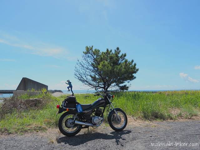 オートバイと小人バイク乗り YAMAHA SR125