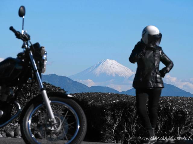 富士山とバイク乗り